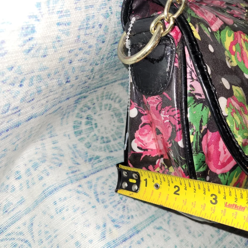 Betsey Johnson Floral Print crossbody NWOT - Picture 9 of 10